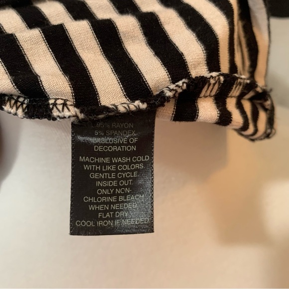White House Black Market Size Small Long Sleeve Black/Ivory Stripe Tee - Picture 7 of 7